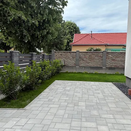 Lg *